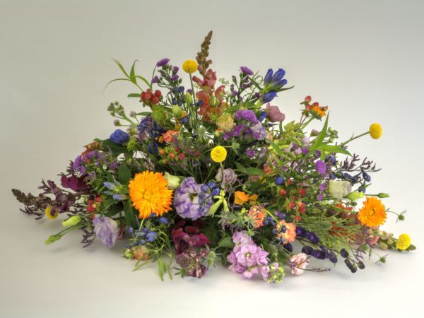 Rouwarrangement Veldbloemen